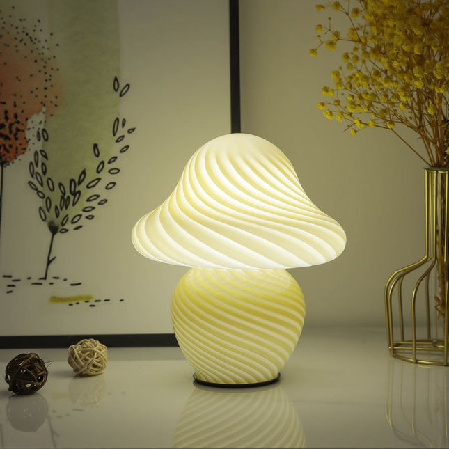 Glazen design lamp in paddenstoelvorm