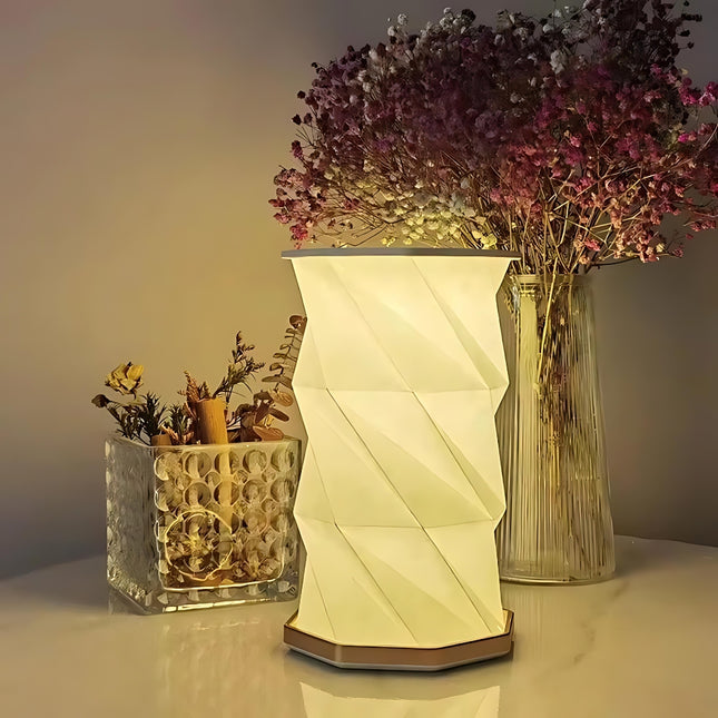 Opvouwbare LED lamp in origami stijl