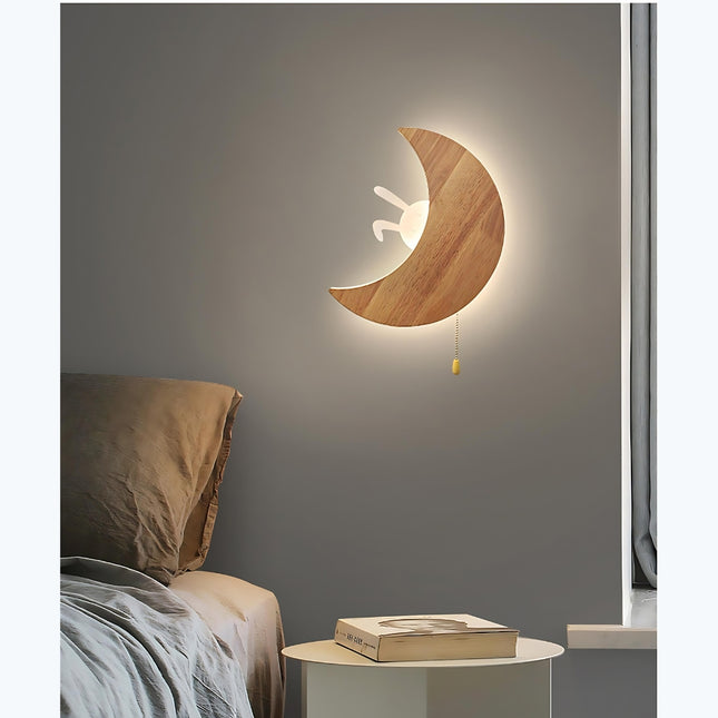Houten wandlamp in de vorm maan