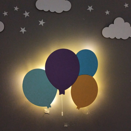 Houten wandlamp olifant met ballonnen