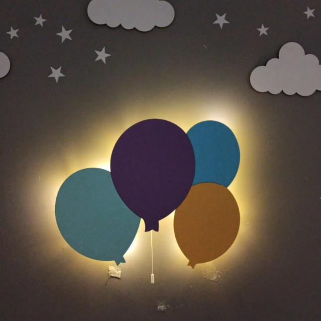 Houten wandlamp olifant met ballonnen