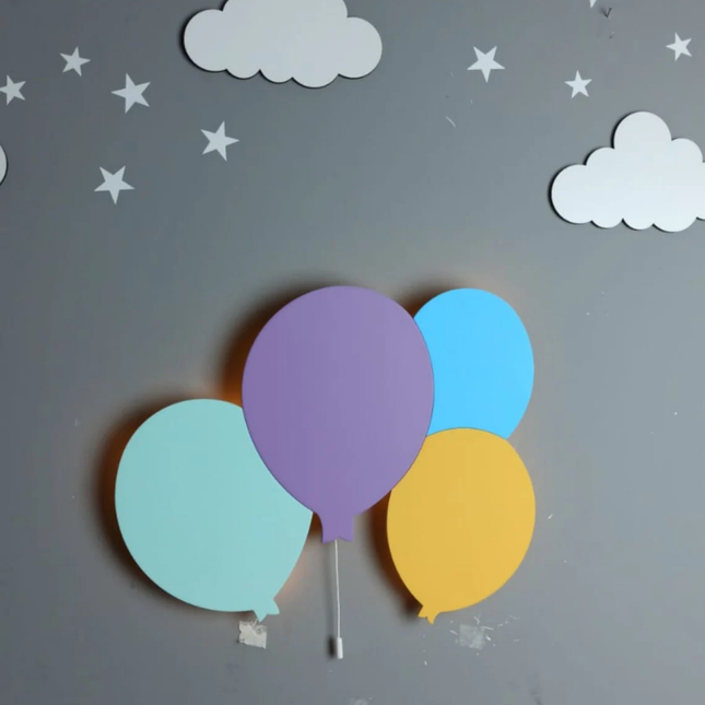 Houten wandlamp olifant met ballonnen