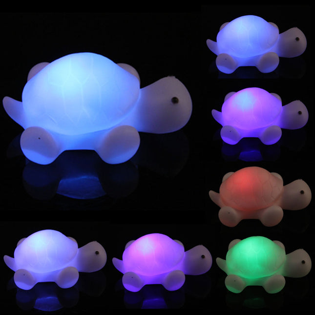 Kleine schildpad nachtlamp met wisselende kleuren