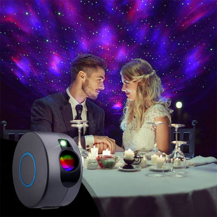 Galaxy projector met kleurrijke nevel wolk