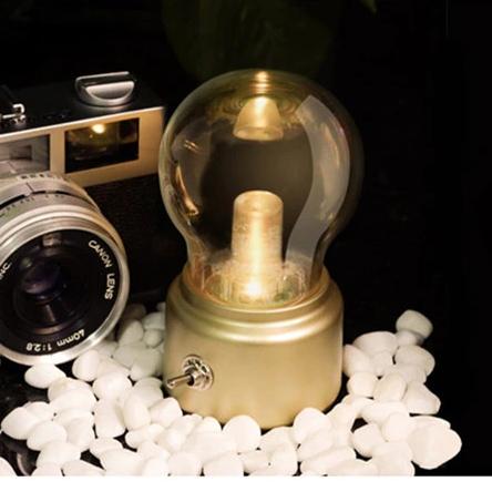 Draagbaar vintage LED gloeilamp nachtlampje