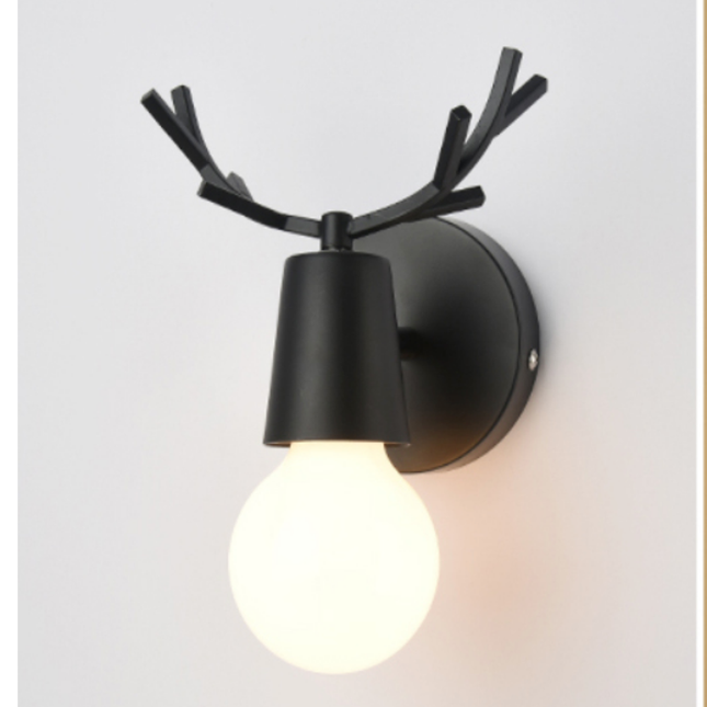 Metalen wandlamp hertengewei voor kinderkamer