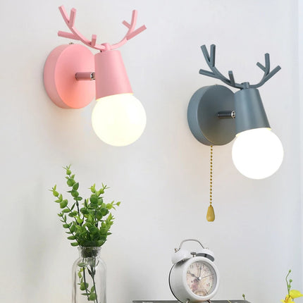 Metalen wandlamp hertengewei voor kinderkamer