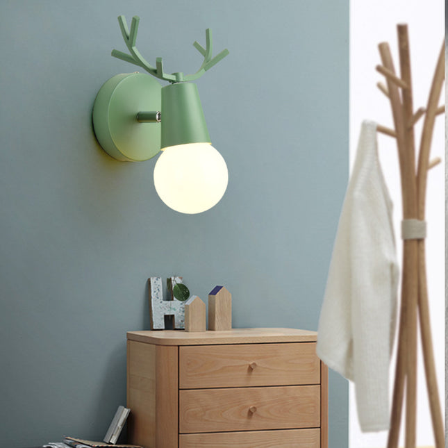 Metalen wandlamp hertengewei voor kinderkamer