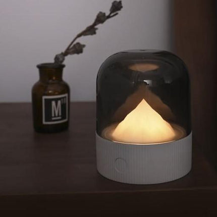 Nachtlampje met berg onder glazen stolp