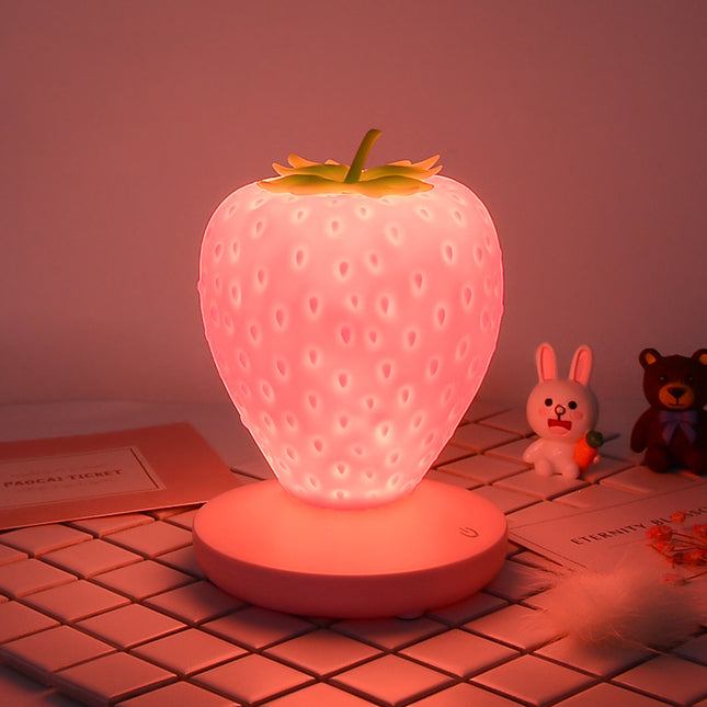 Schattig nachtlampje in de vorm van aardbei