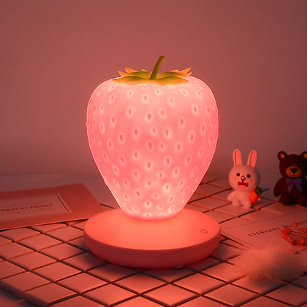 Schattig nachtlampje in de vorm van aardbei