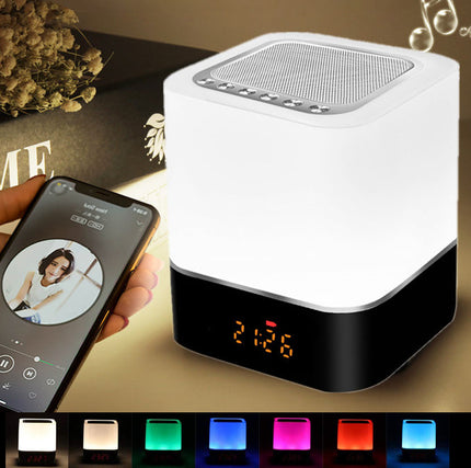 Nachtlamp met Bluetooth speaker en wekker